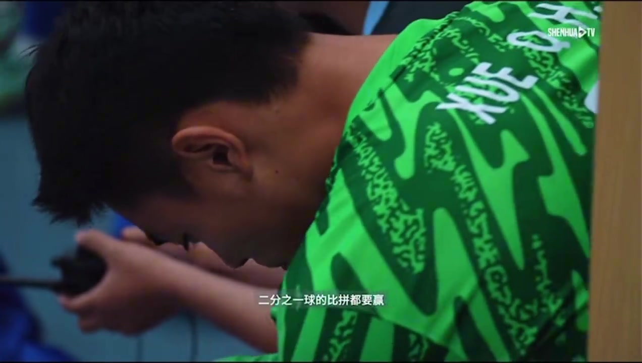 申花比赛花絮进球功臣高天意赛后在群里发红包
